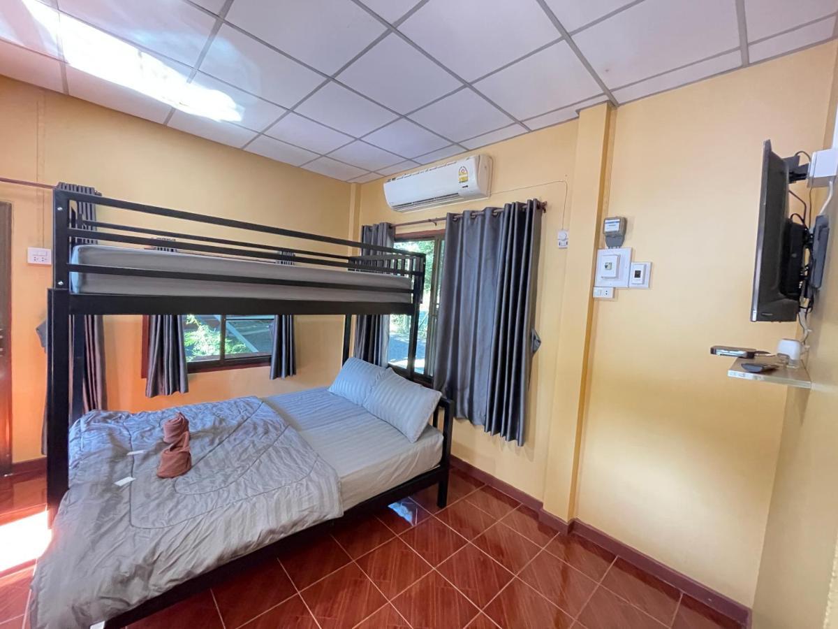 Rain Tree Cafe & Homestay Утай Тани Екстериор снимка