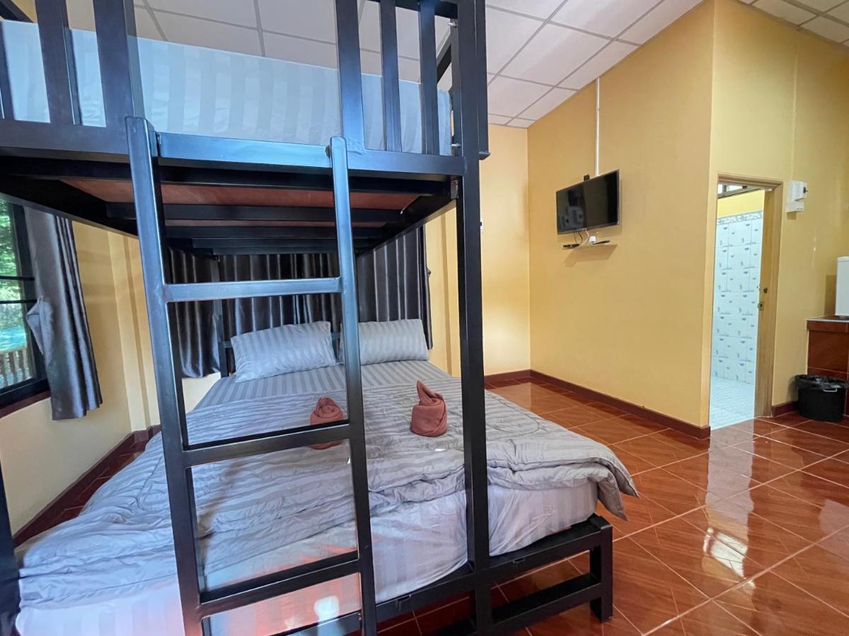 Rain Tree Cafe & Homestay Утай Тани Екстериор снимка