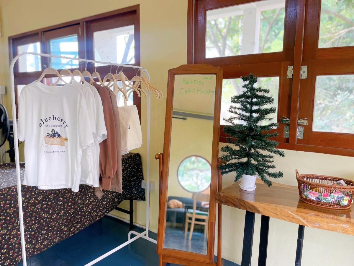 Rain Tree Cafe & Homestay Утай Тани Екстериор снимка
