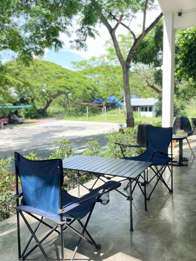 Rain Tree Cafe & Homestay Утай Тани Екстериор снимка