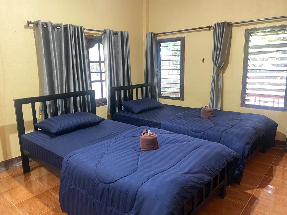 Rain Tree Cafe & Homestay Утай Тани Екстериор снимка